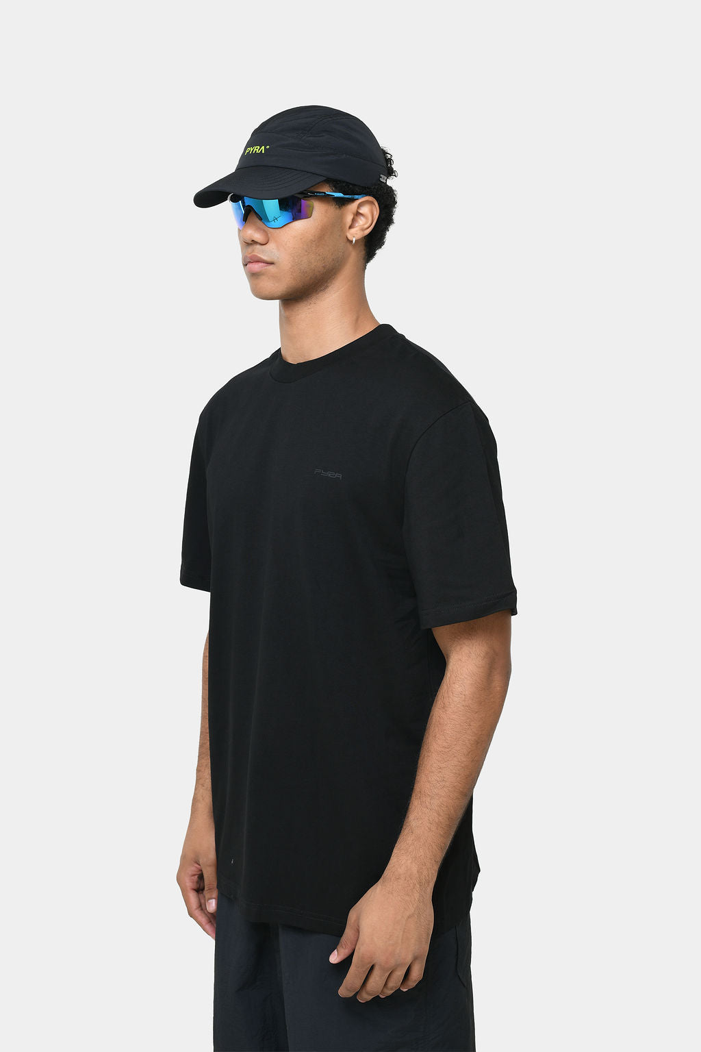 ESSENTIAL TEE - BLACK