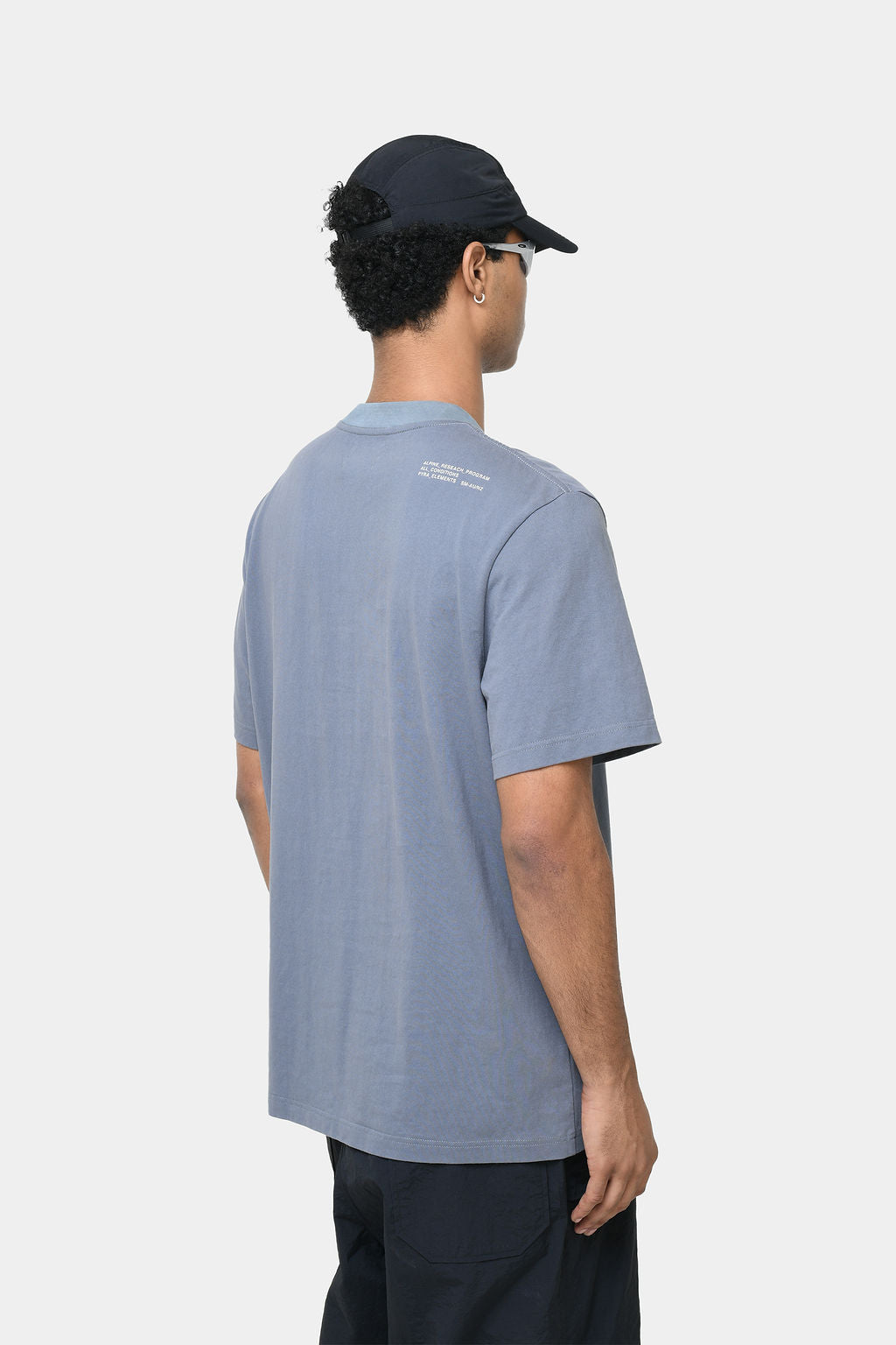 RESEARCH LOGO TEE - STEEL