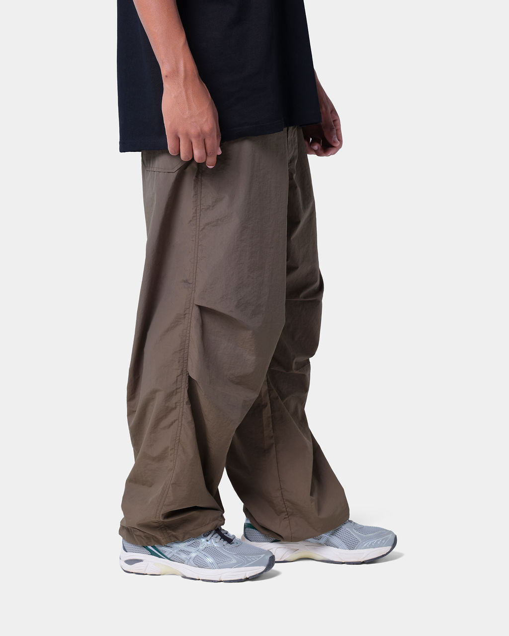 NYLON PARACHUTE PANT OLIVE