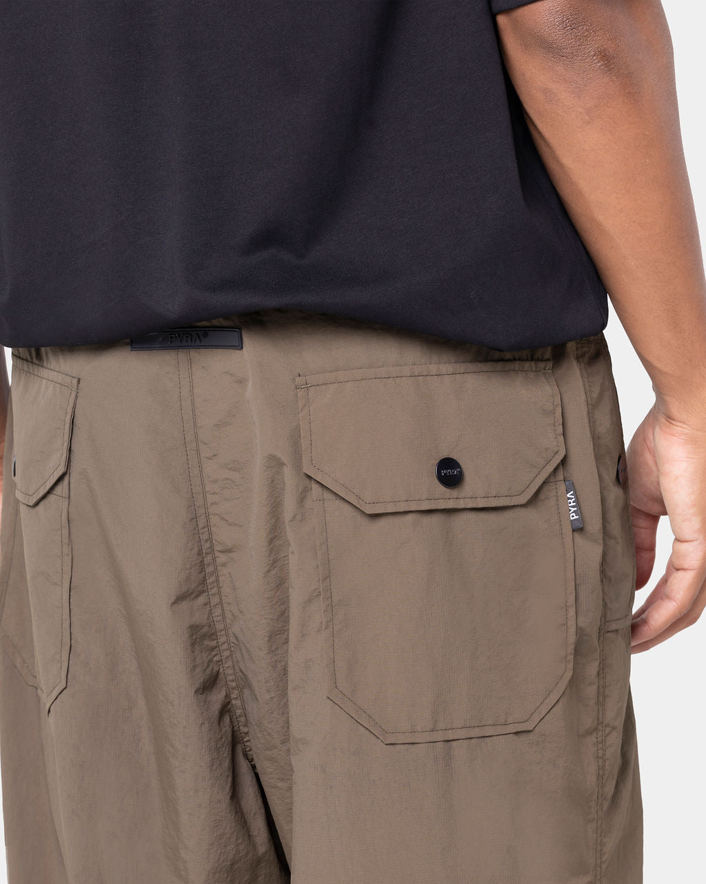 NYLON PARACHUTE PANT OLIVE