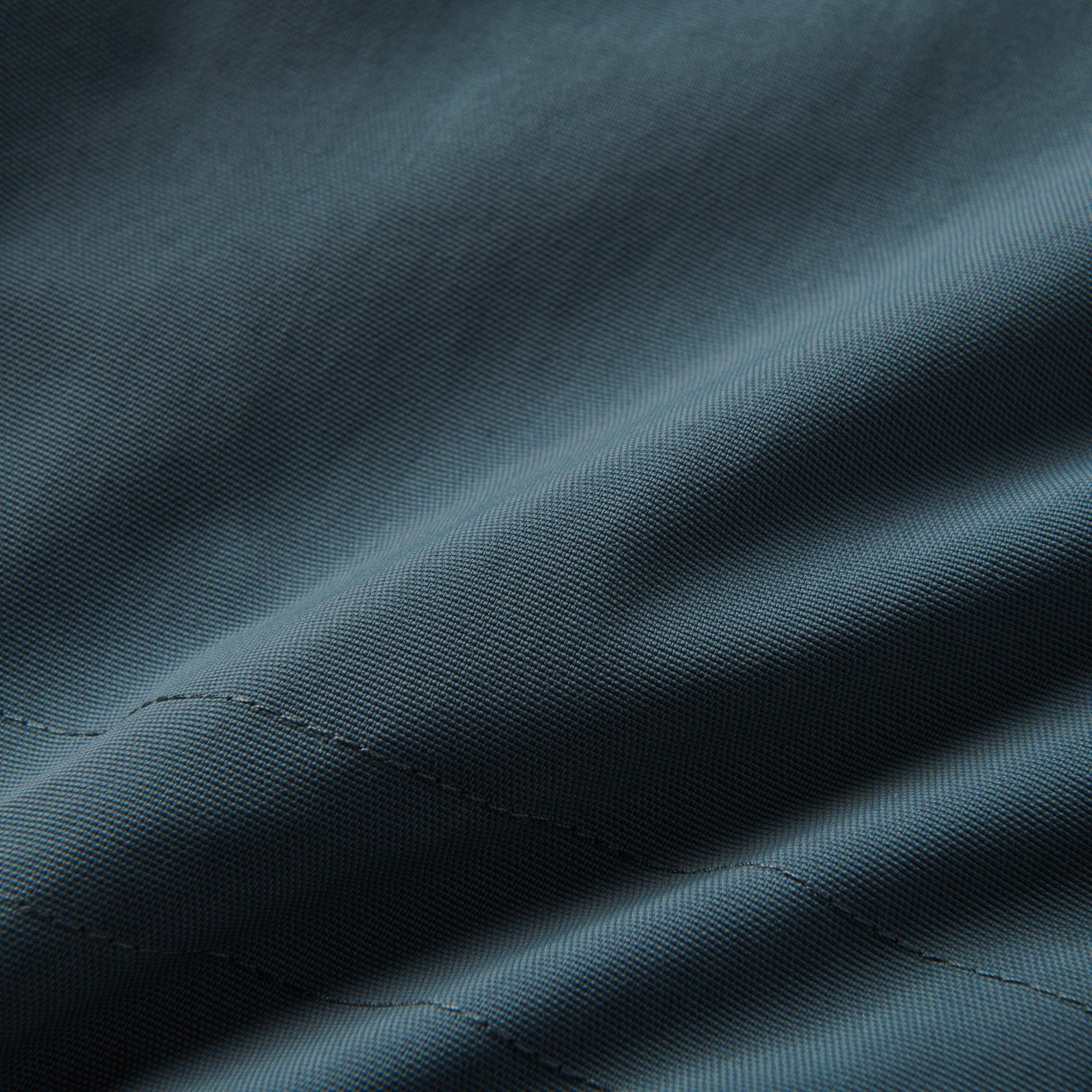 Roark Fjordsman Jacket in Blue: Close-up back view, highlighting the reinforced seams and practical pockets.