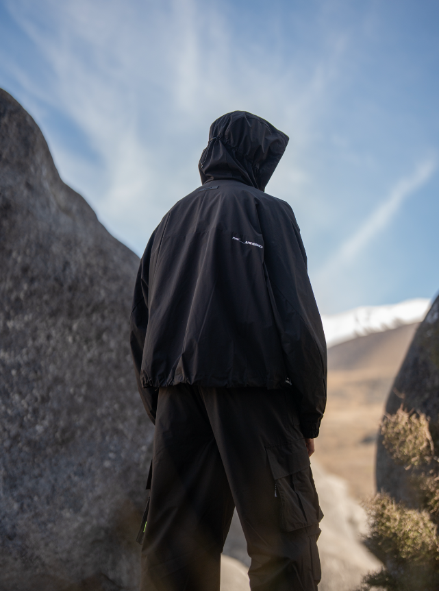 CARGO SHELL JACKET- BLACK
