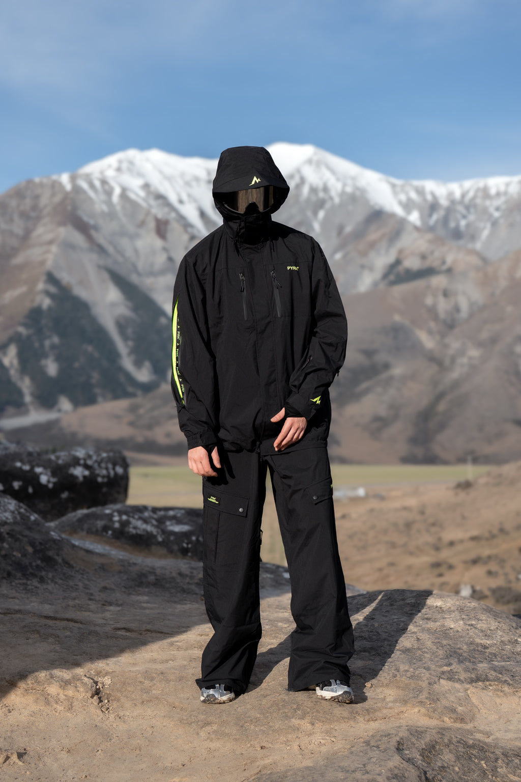 DYNAMICS 20K SNOW JACKET - BLACK / VOLT