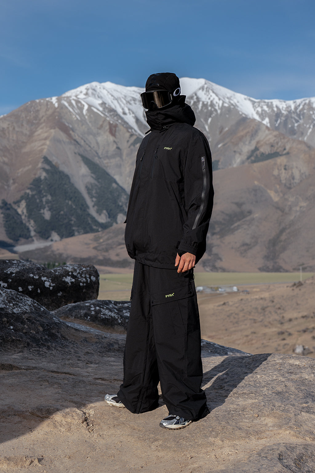 DYNAMICS 20K SNOW JACKET - BLACK / VOLT