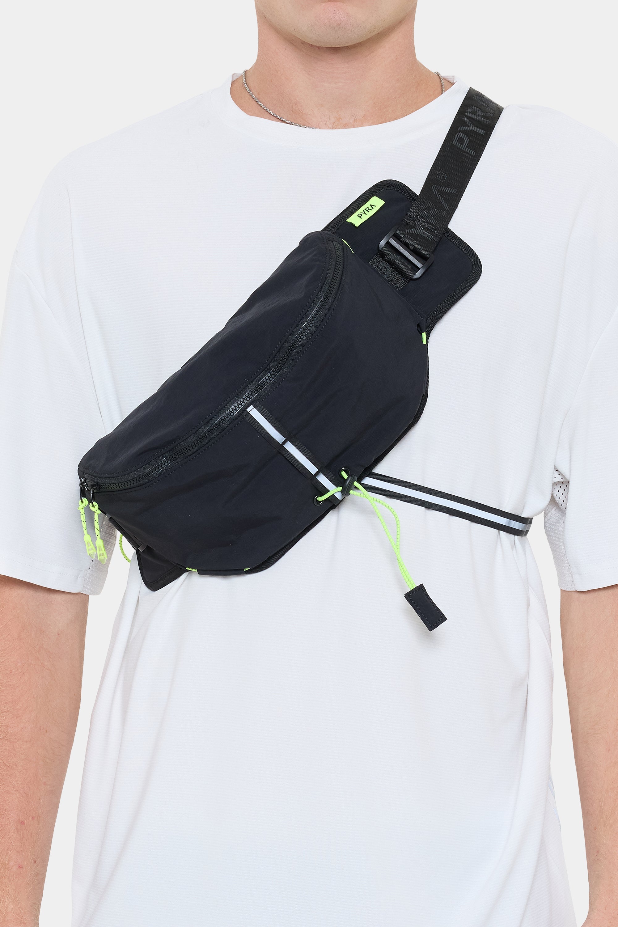 TRAIL SLING BAG