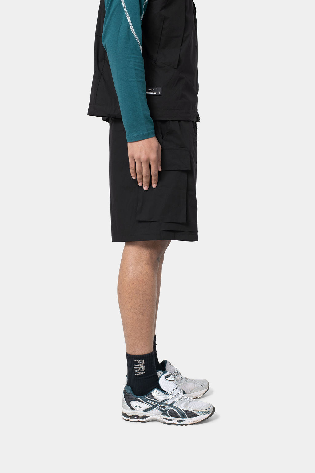 HELIX CARGO SHORT- BLACK