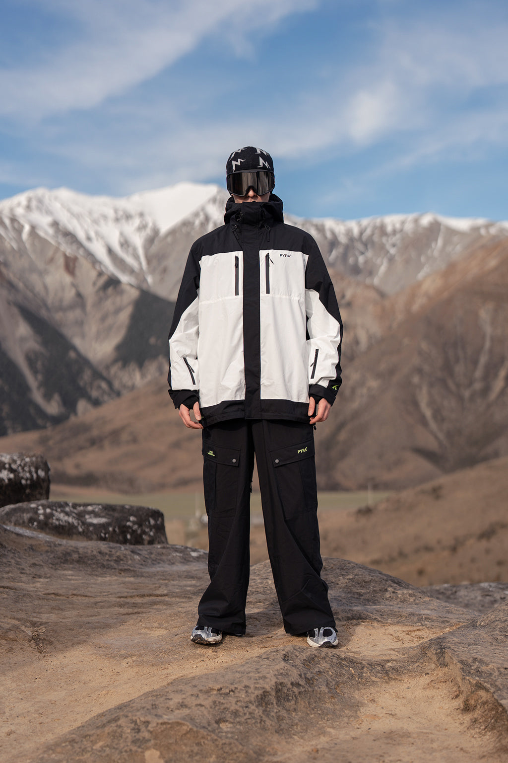 DYNAMICS 20K SNOW JACKET - BLACK / WHITE