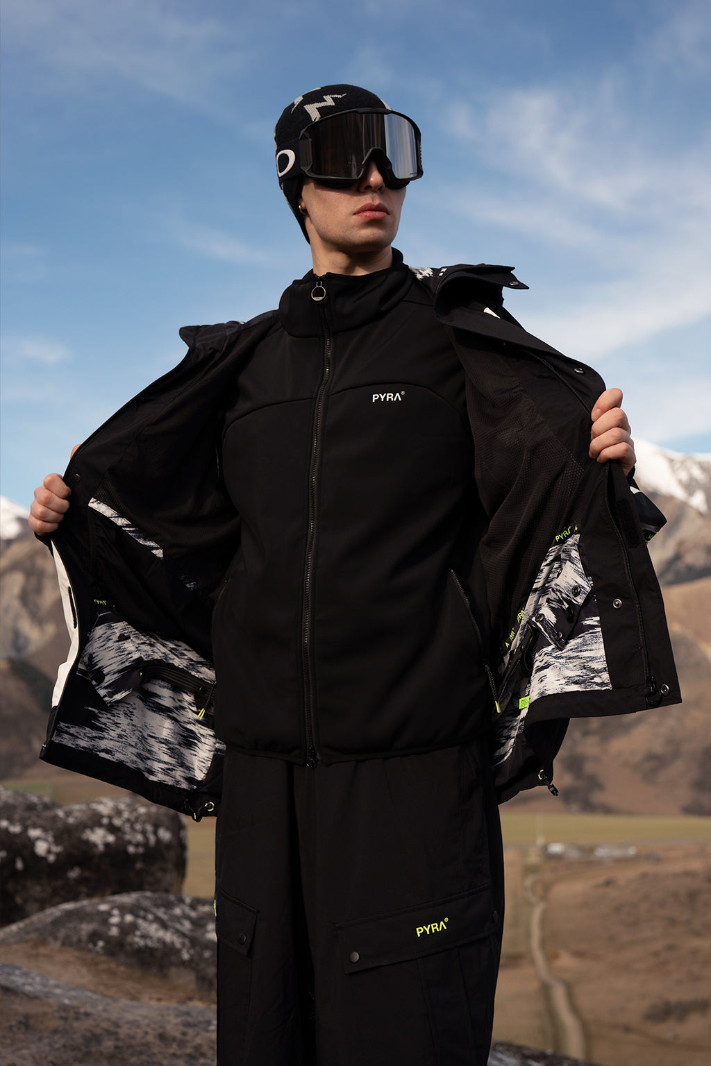 DYNAMICS 20K SNOW JACKET - BLACK / WHITE
