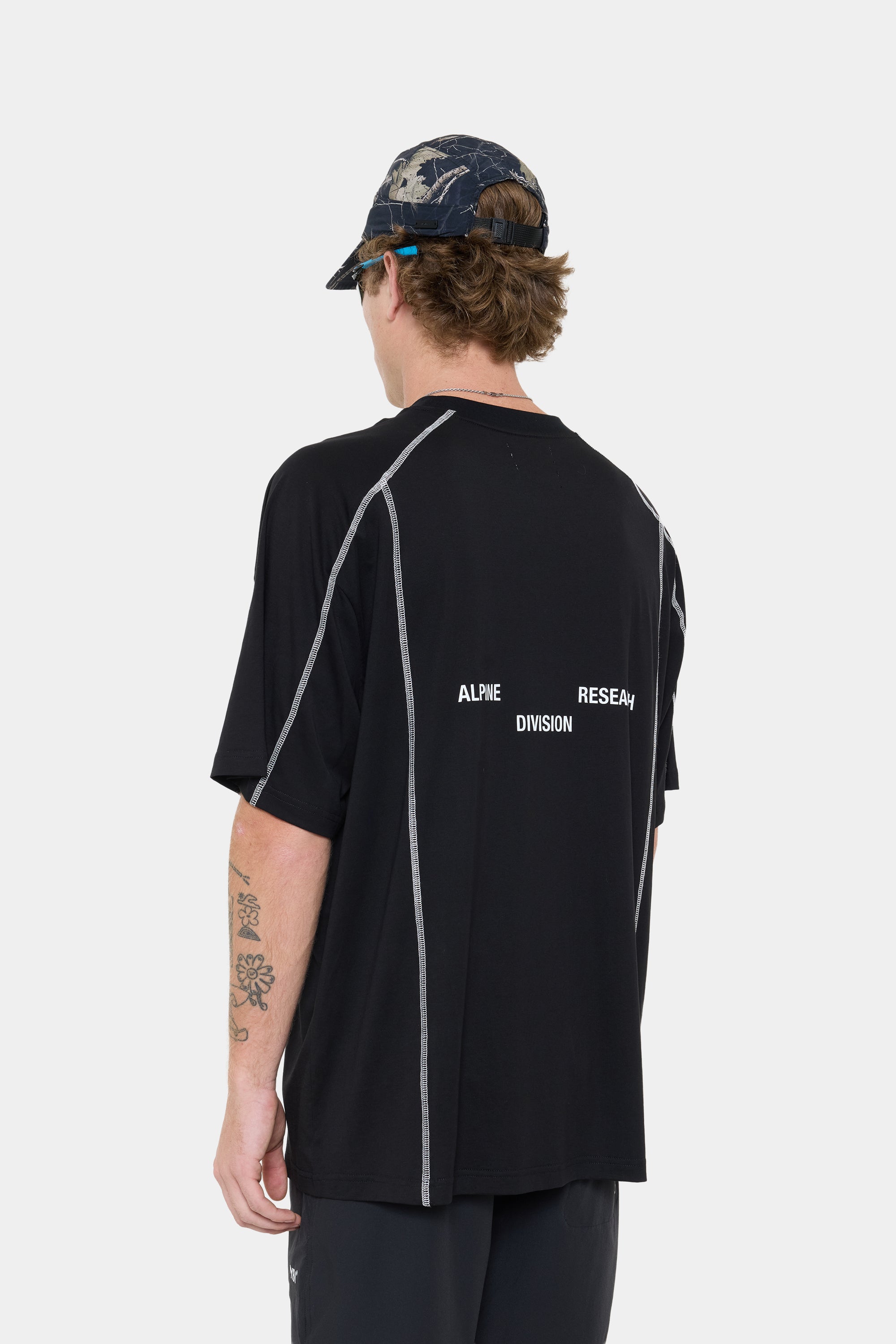 CONTRAST REP OVERSIZED TEE -BLACK
