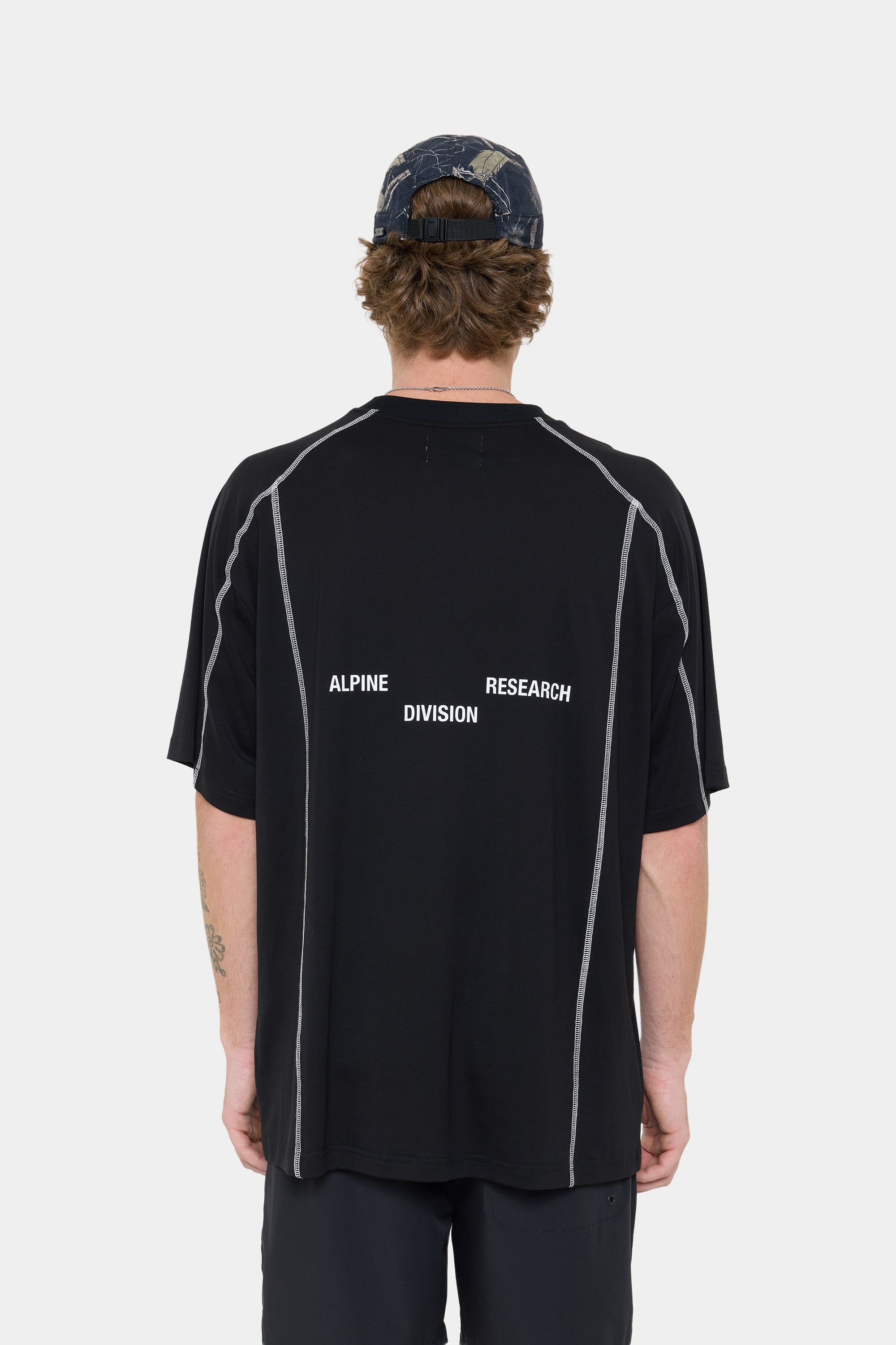 CONTRAST REP OVERSIZED TEE -BLACK