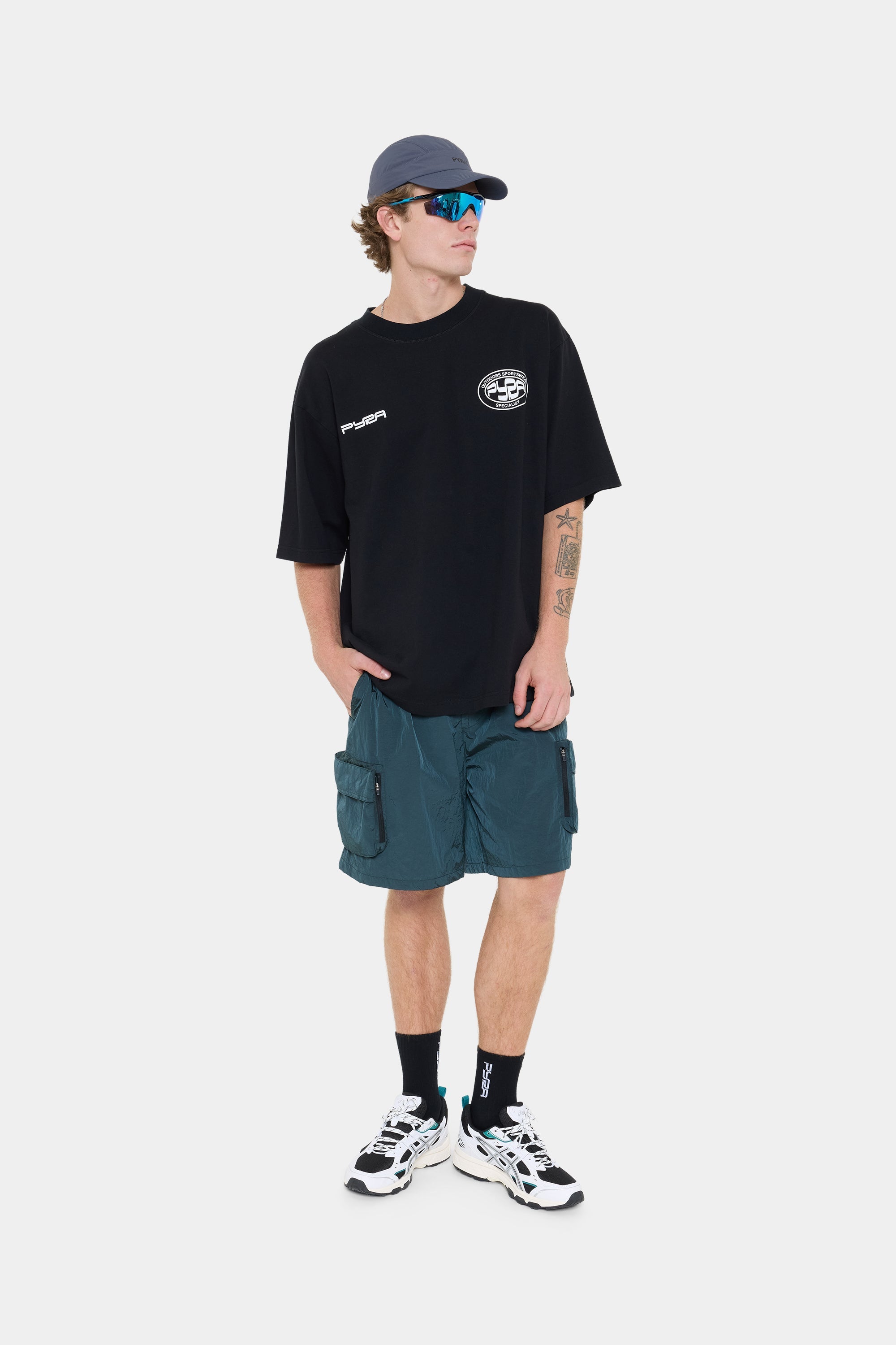 OUTDOORS BOX TEE - BLACK