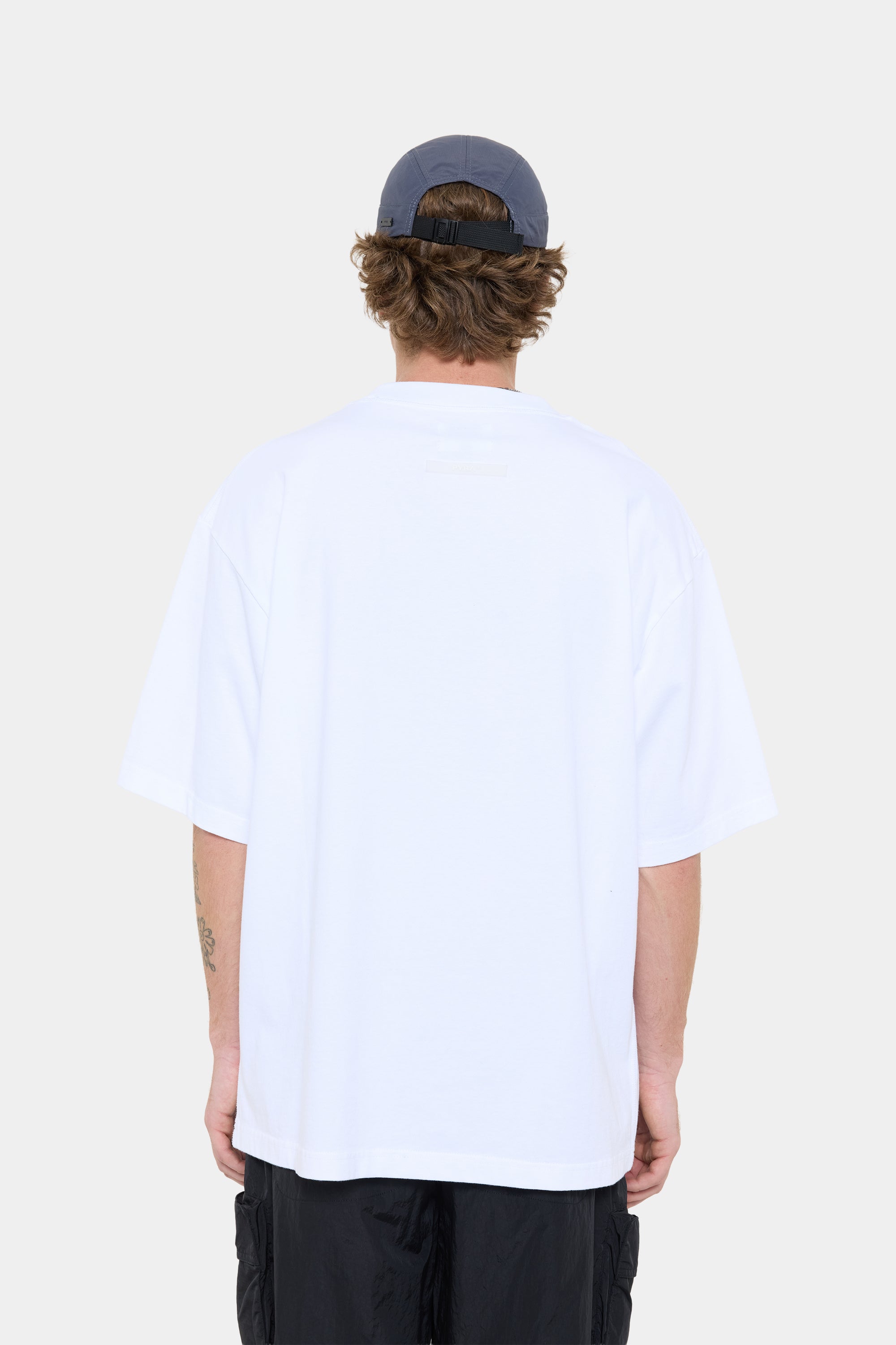 OUTDOORS BOX TEE - WHITE