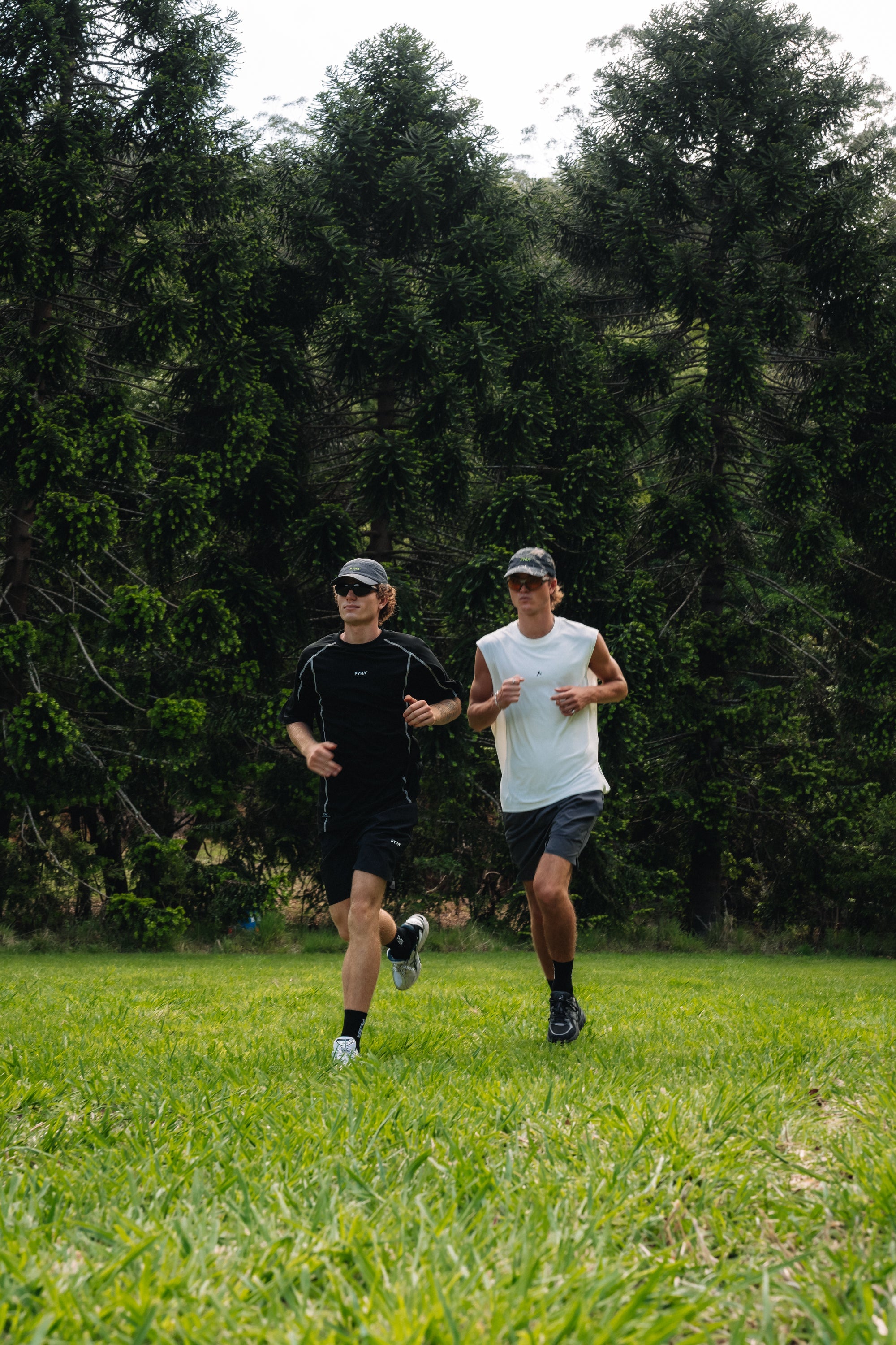 CONTRAST REP OVERSIZED TEE -BLACK