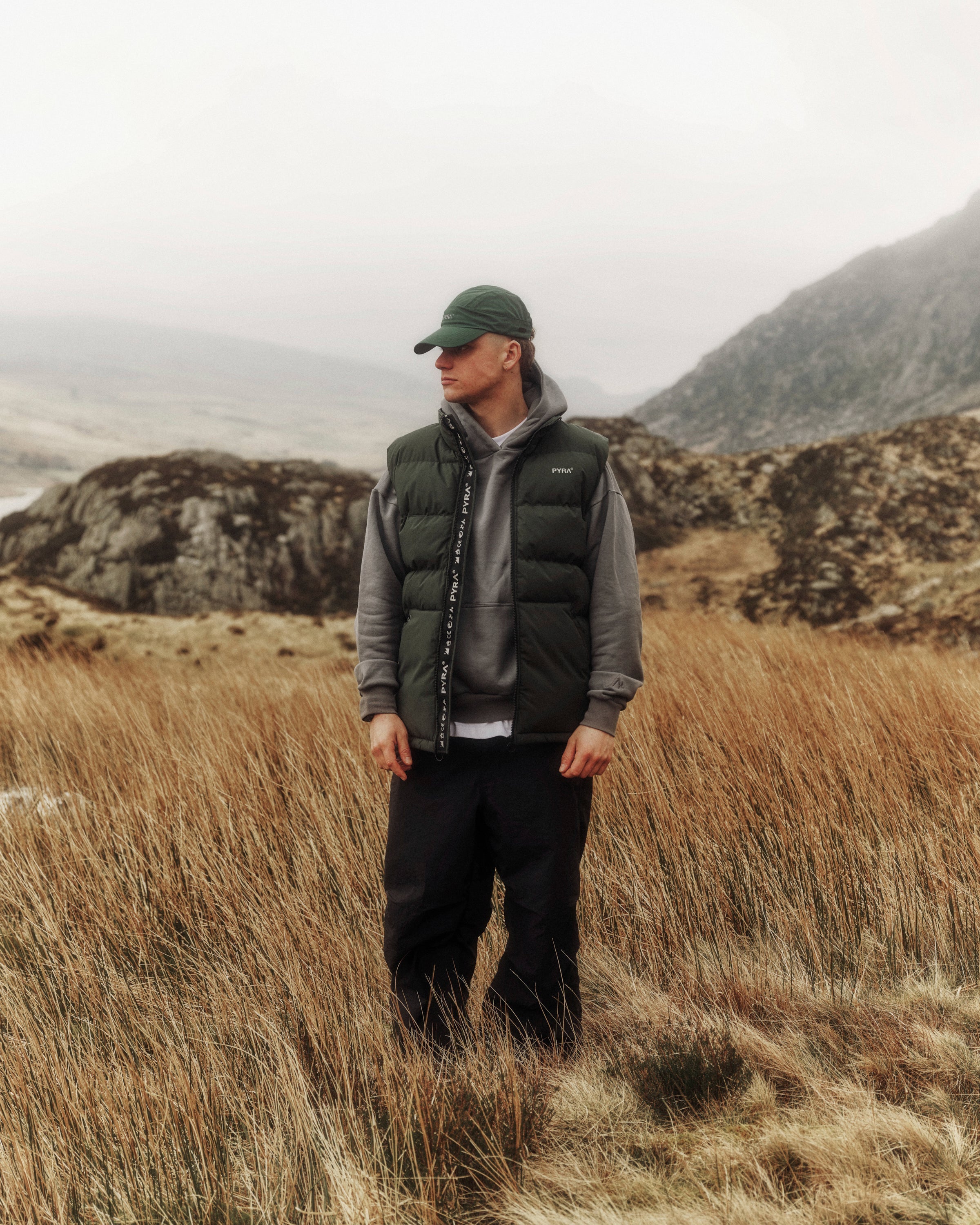 SLEEVELESS PUFFA VEST - OLIVE