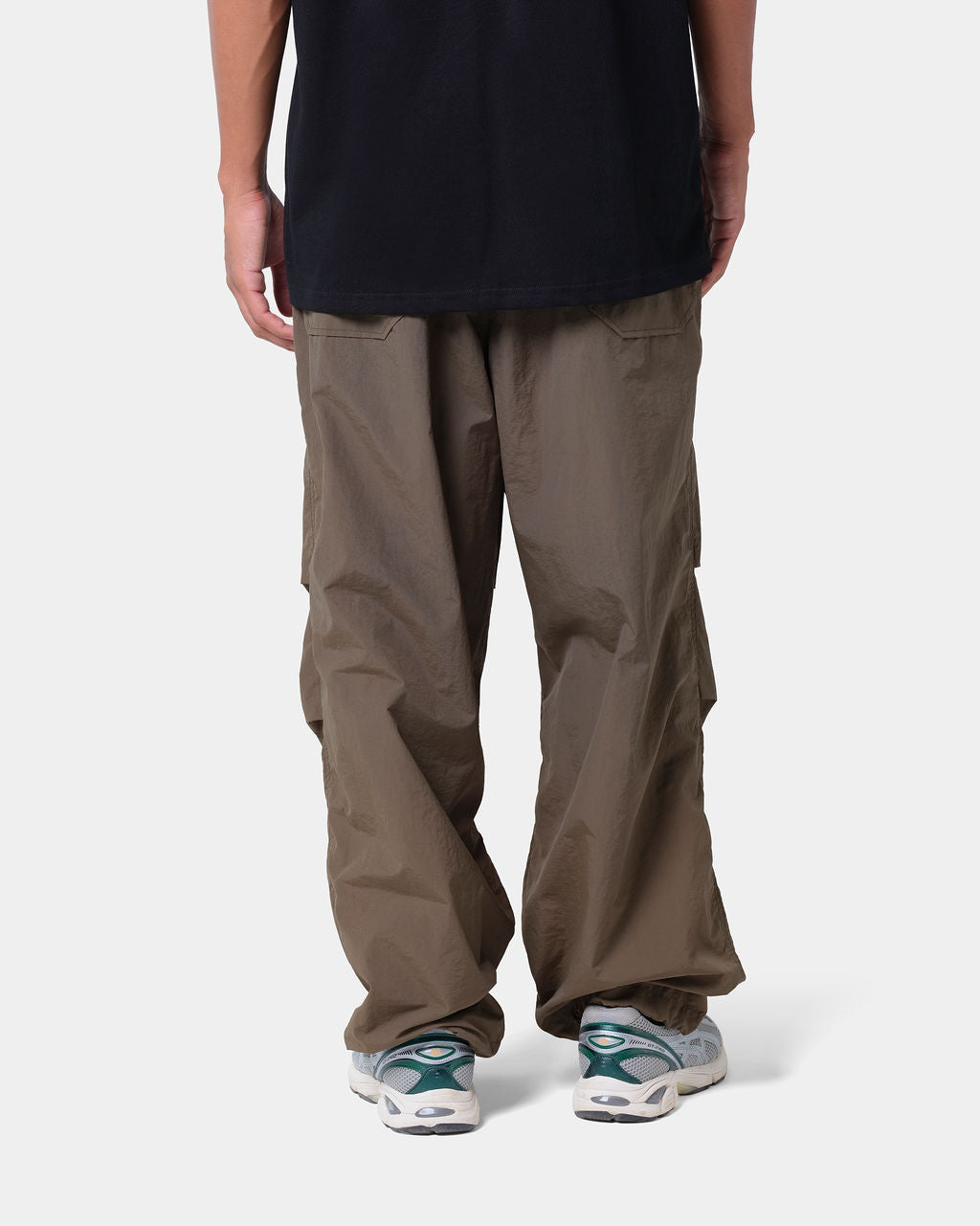 NYLON PARACHUTE PANT OLIVE