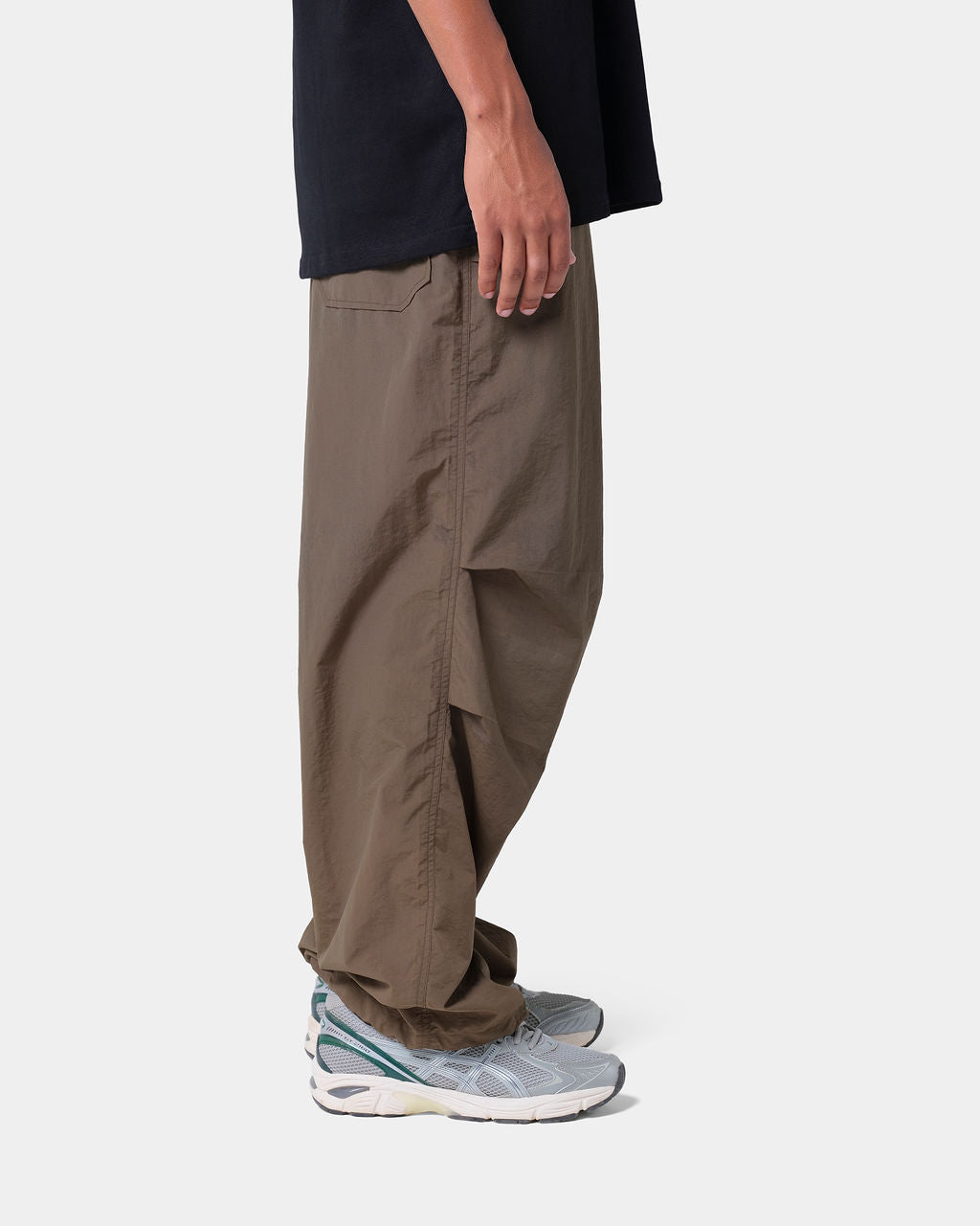 NYLON PARACHUTE PANT OLIVE