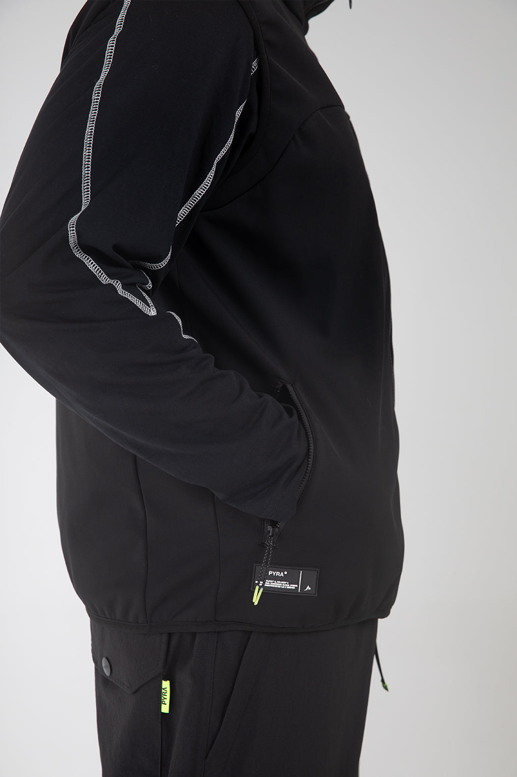 SOFT SHELL VEST - BLACK