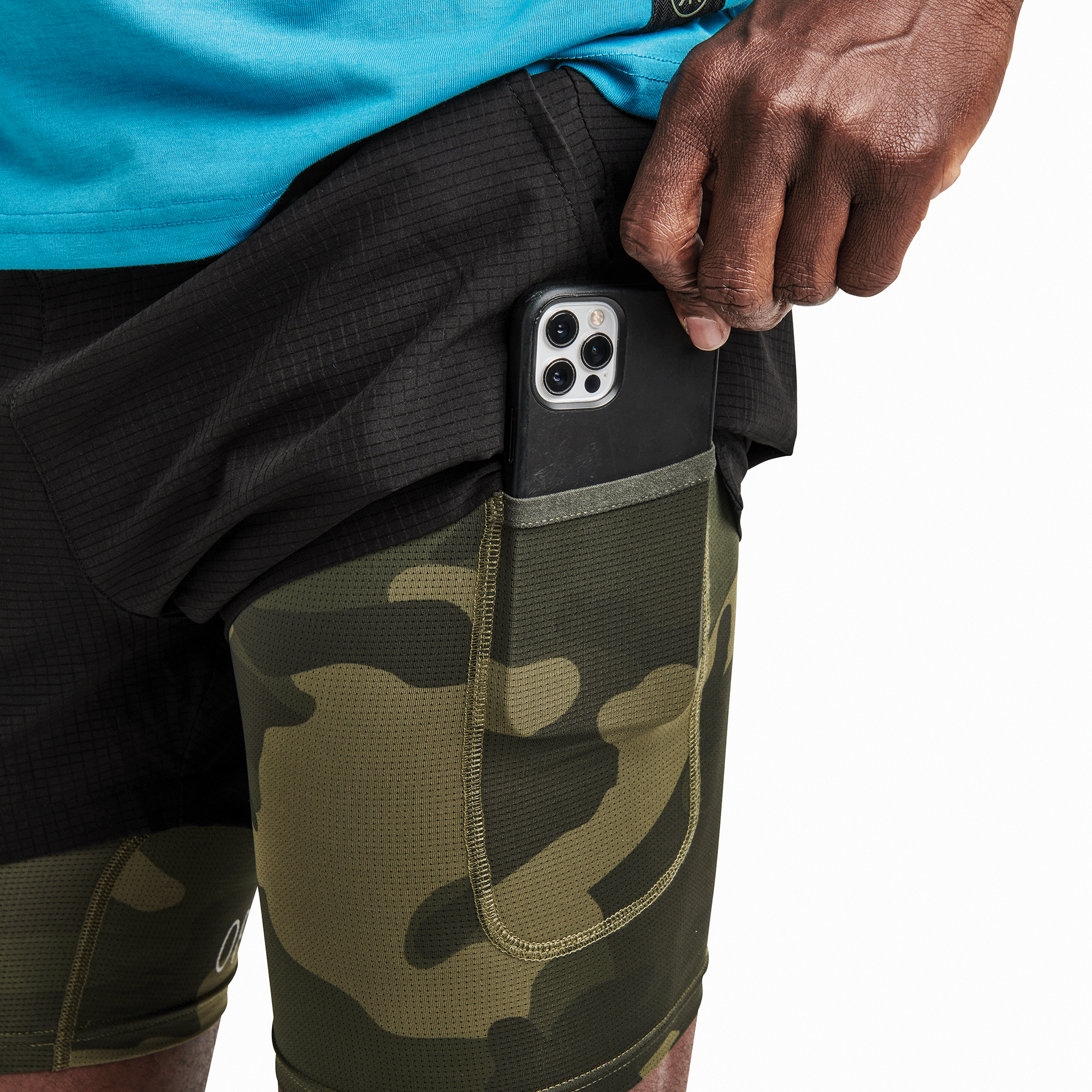 The on body view of Roark's Bommer Shorts 3.5" - Black