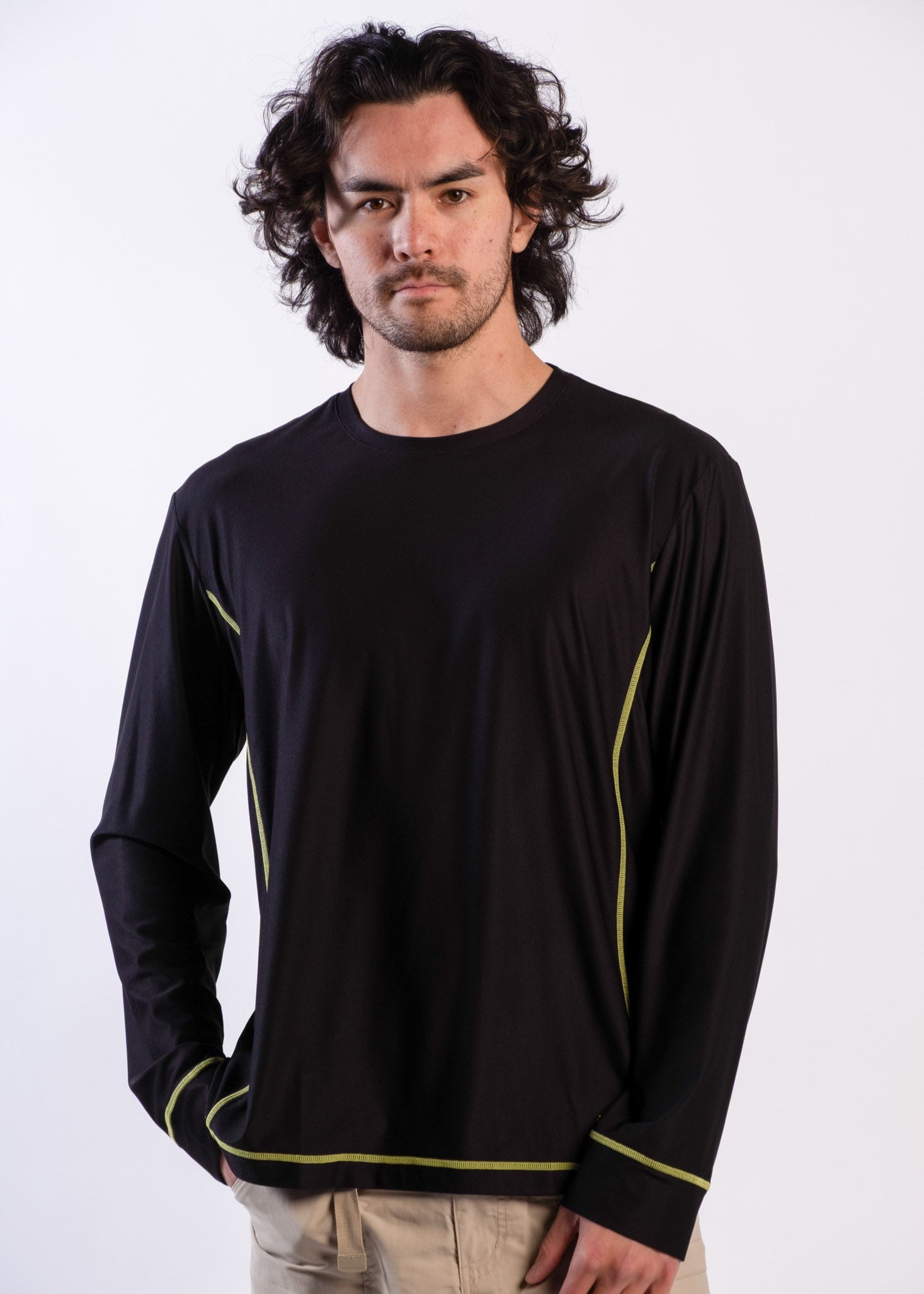 Man wearing a Sun Ray UPF50+ sun protective clothing all g uv tee black long-sleeve