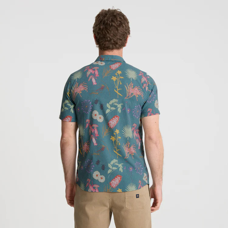 Close-up of a rugged collar, perfect for adventure and outdoor travel, showcasing durability and style.