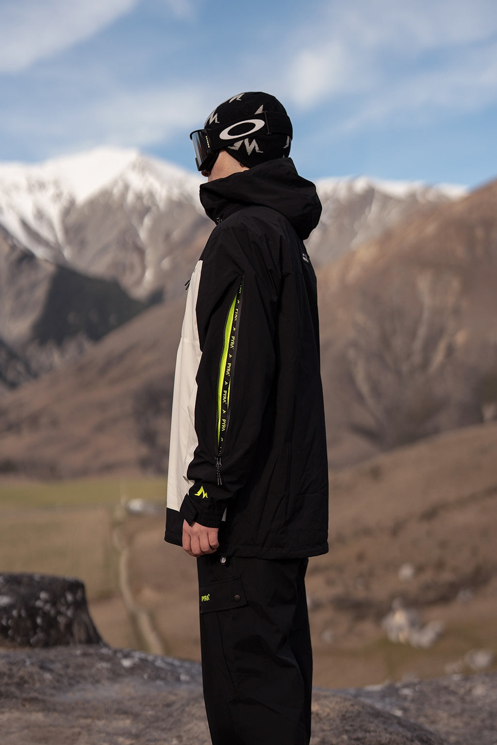 DYNAMICS 20K SNOW JACKET - BLACK / WHITE