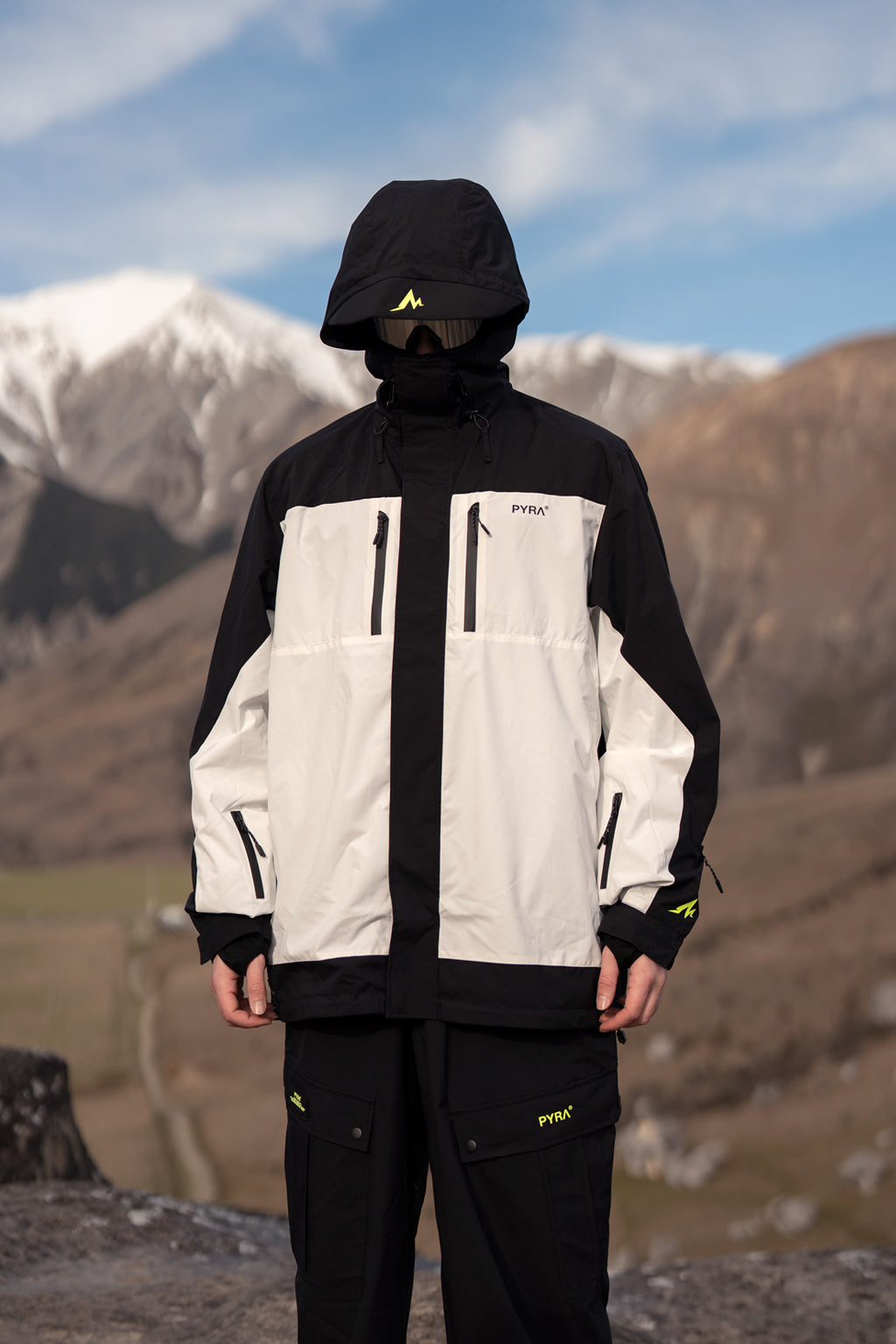 DYNAMICS 20K SNOW JACKET - BLACK / WHITE