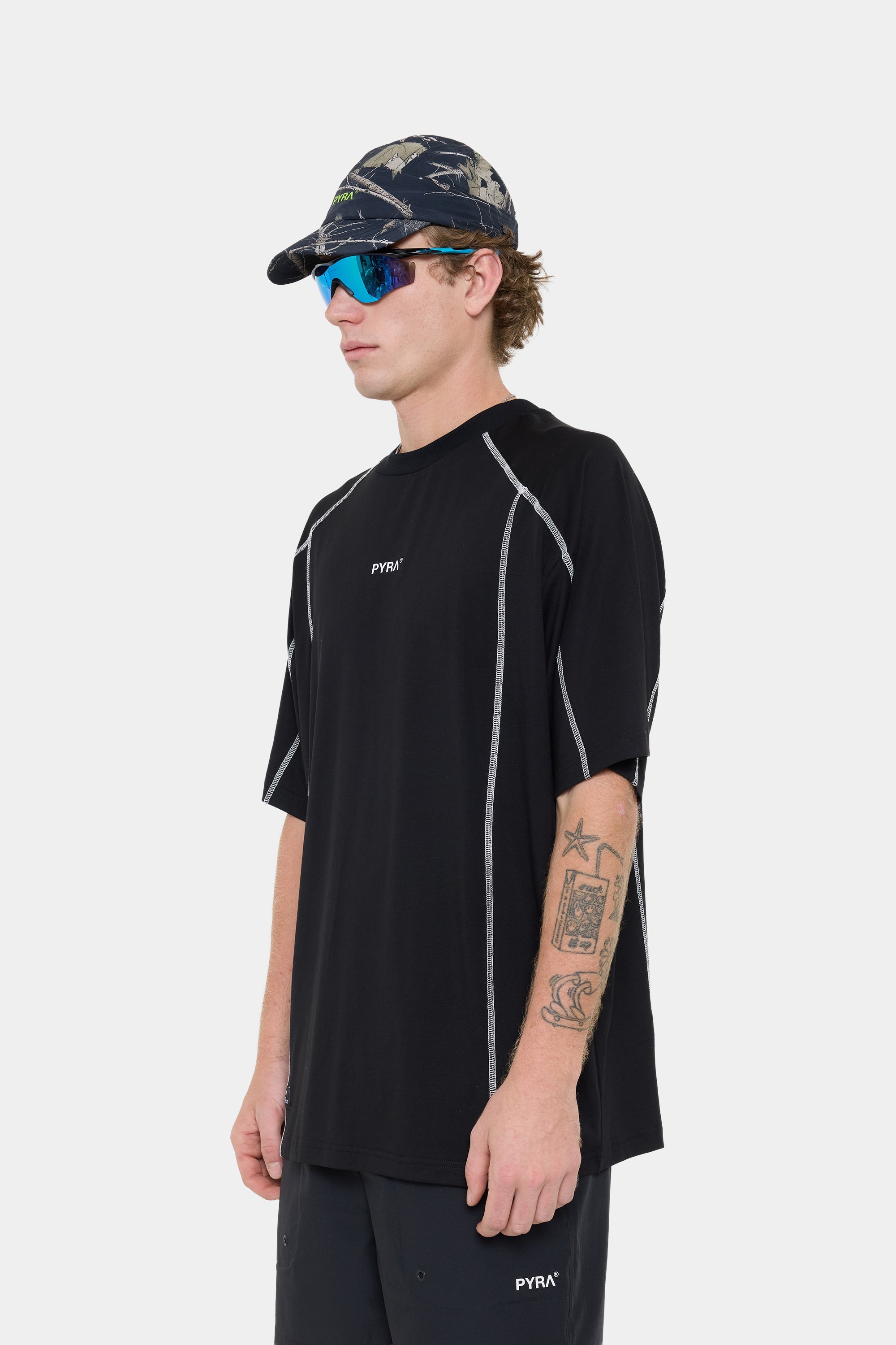CONTRAST REP OVERSIZED TEE -BLACK