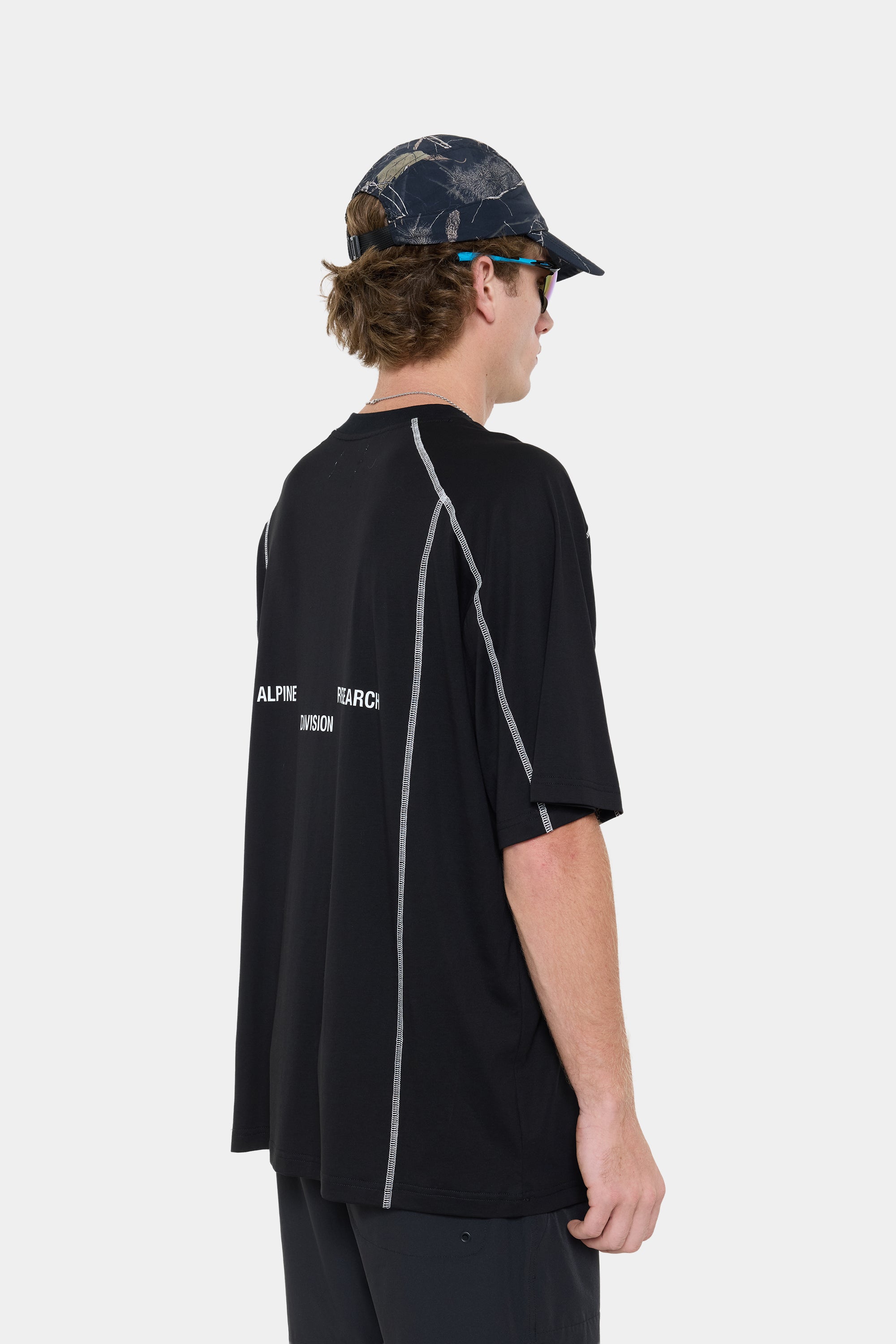 CONTRAST REP OVERSIZED TEE -BLACK