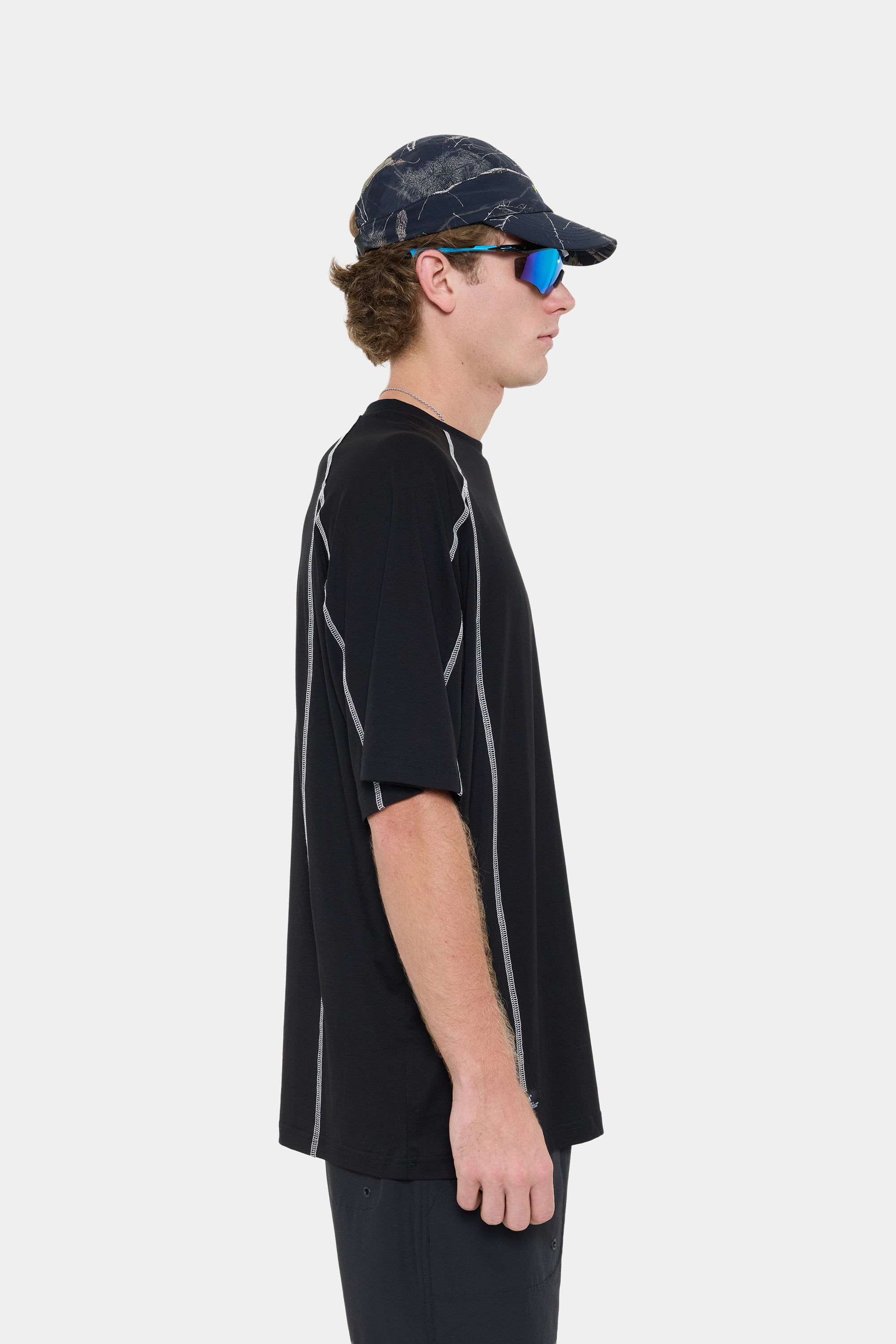 CONTRAST REP OVERSIZED TEE -BLACK