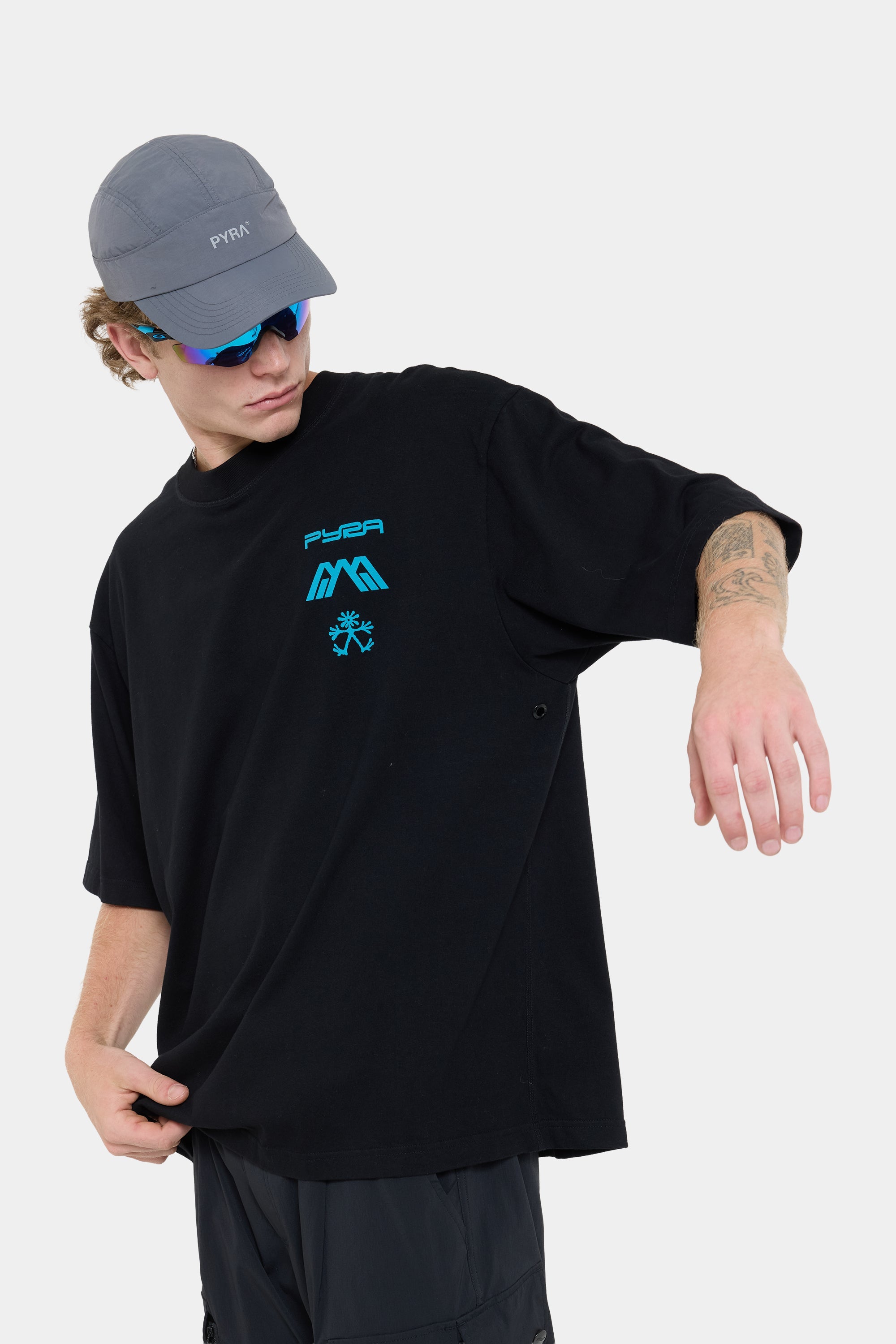 SCENIC BOX TEE- BLACK