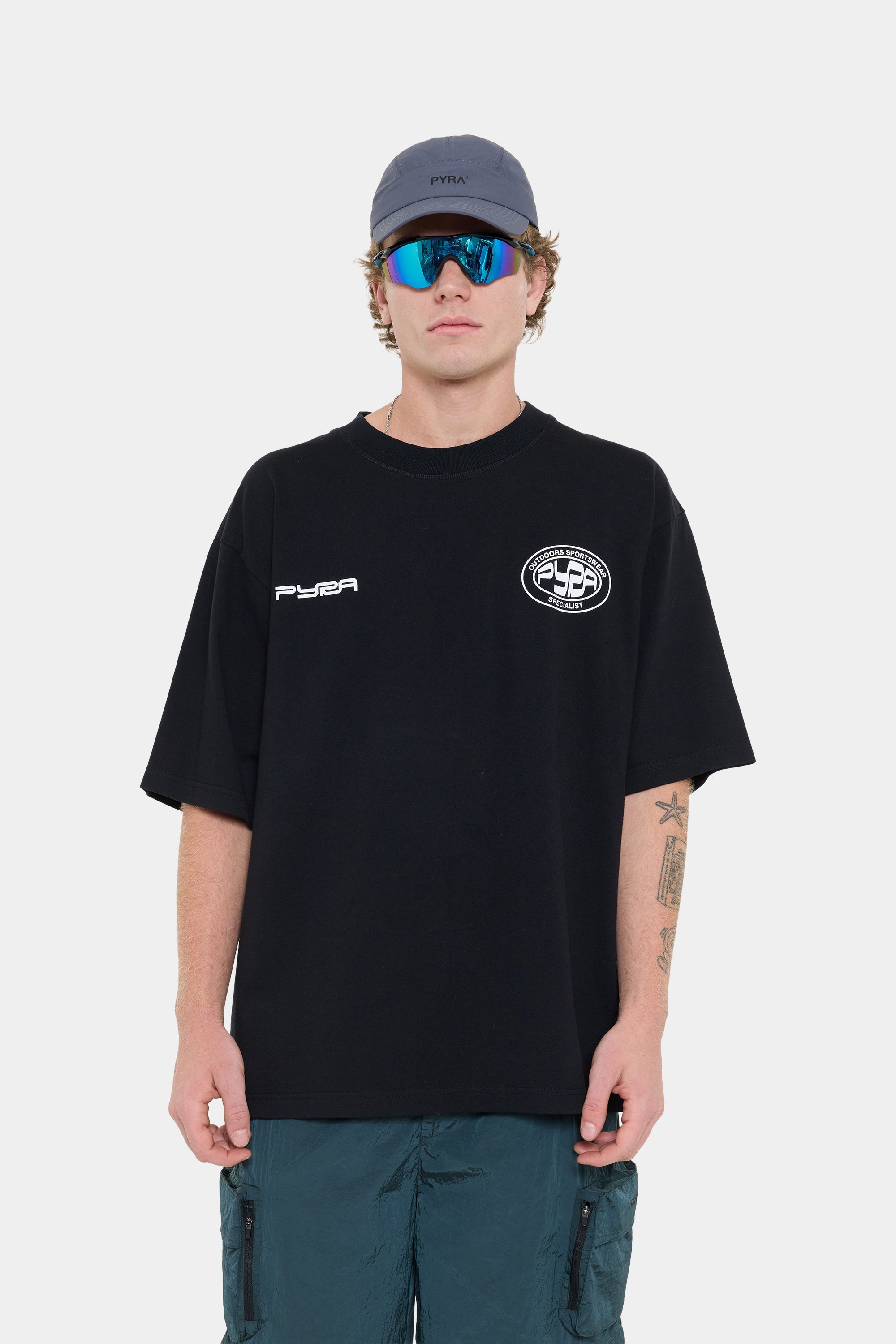 OUTDOORS BOX TEE - BLACK
