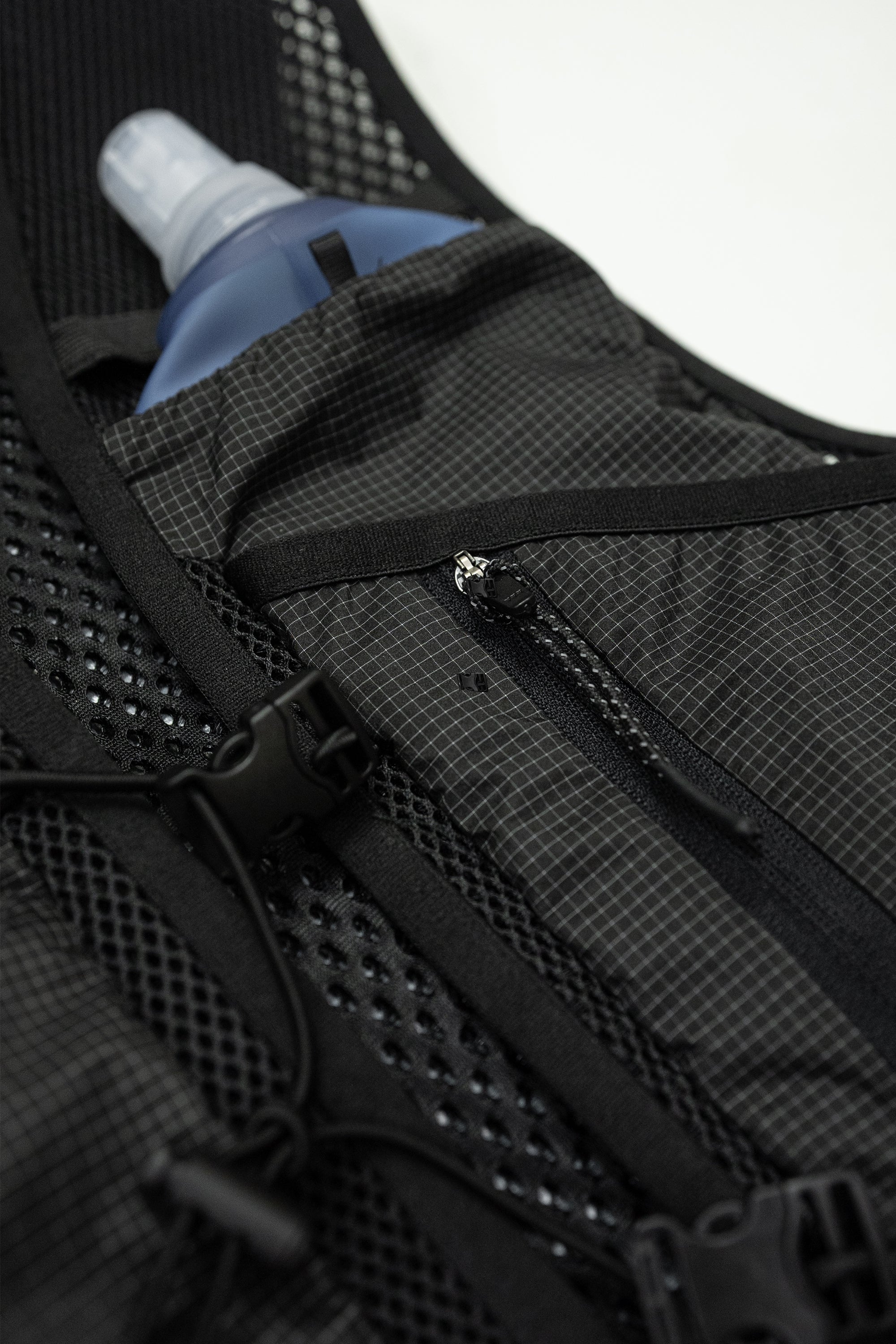 TRAIL HYDRATION VEST - BLACK